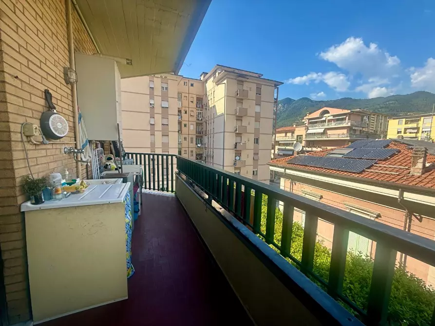 Immagine 10 di Appartamento in vendita  a Massa