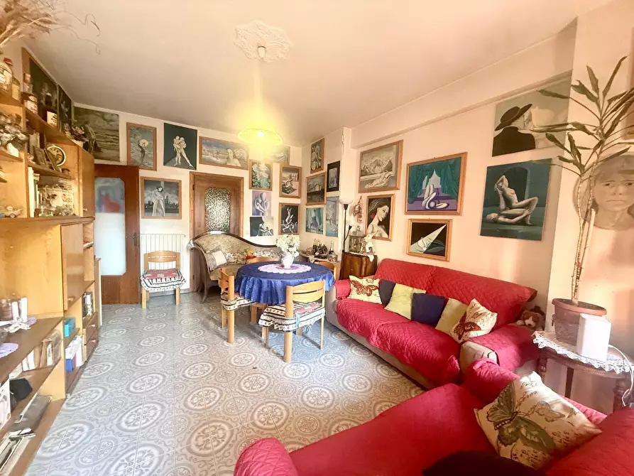 Immagine 4 di Appartamento in vendita  a Massa