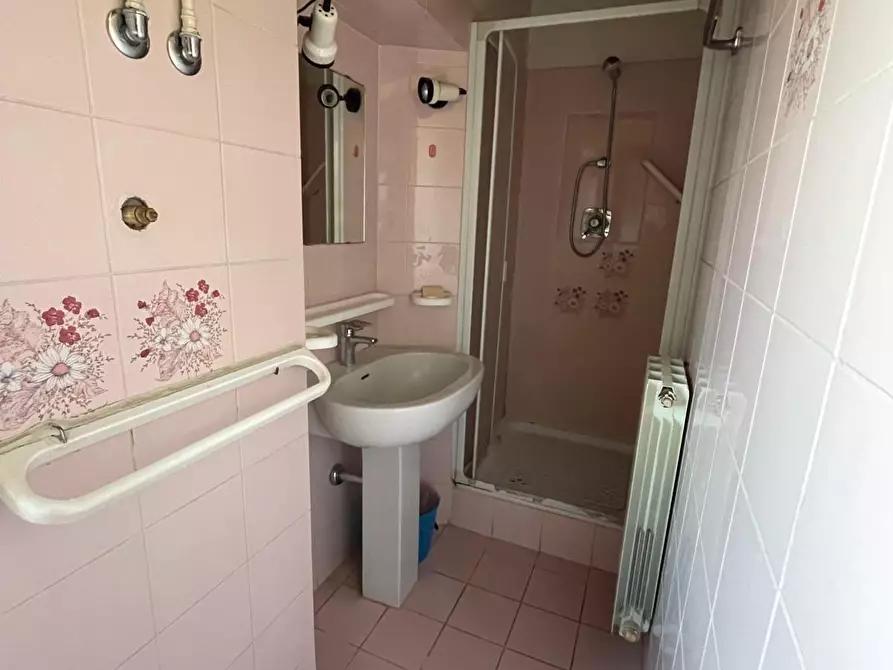 Immagine 37 di Casa semindipendente in vendita  a Capannori
