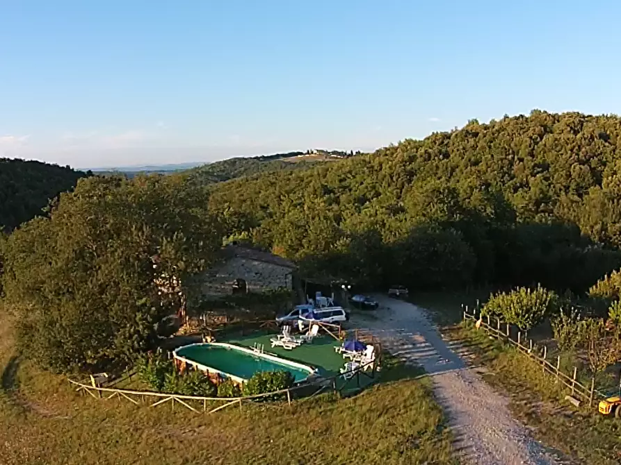 Immagine 1 di Casa colonica in vendita  a Casole D'elsa