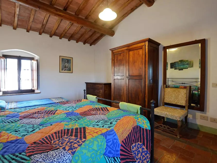 Immagine 11 di Casa colonica in vendita  a Casole D'elsa