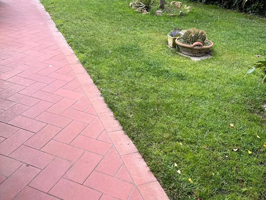 Immagine 3 di Casa trifamiliare in vendita  a San Giuliano Terme