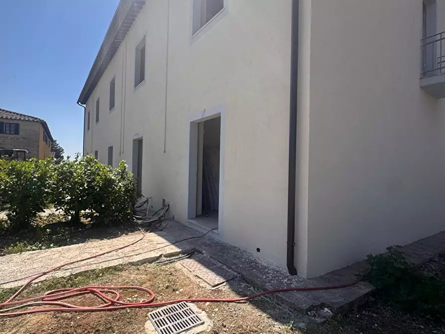 Immagine 17 di Villetta a schiera in vendita  a Siena