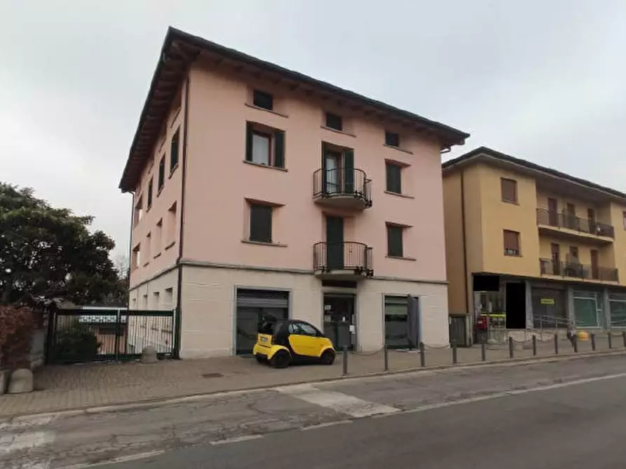 Immagine 2 di Appartamento in vendita  a Merone