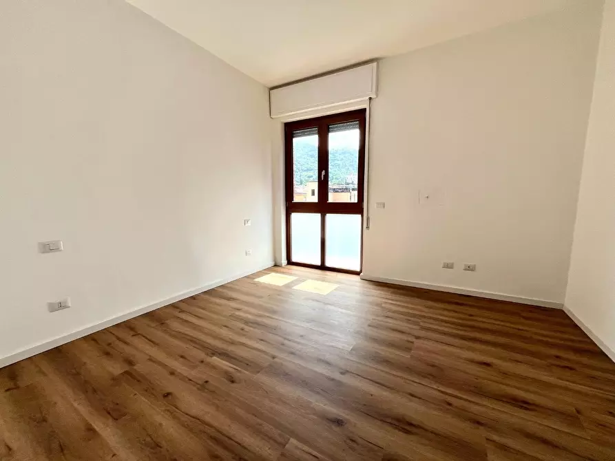 Immagine 10 di Appartamento in vendita  a Massa