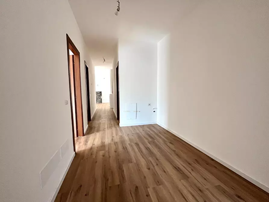 Immagine 3 di Appartamento in vendita  a Massa