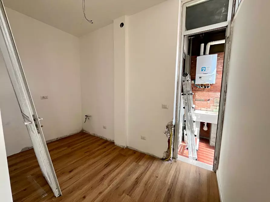 Immagine 6 di Appartamento in vendita  a Massa
