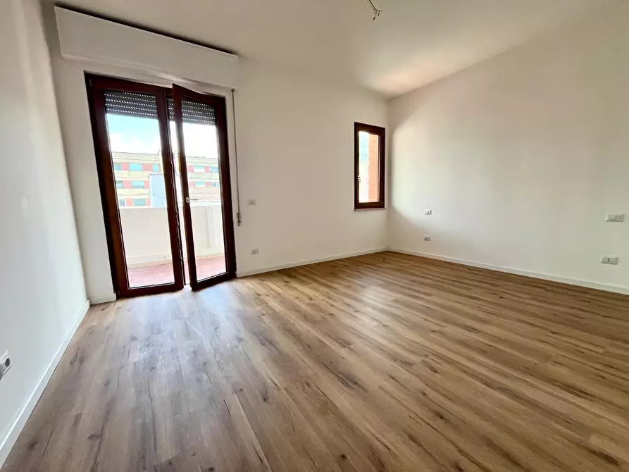 Immagine 13 di Appartamento in vendita  a Massa