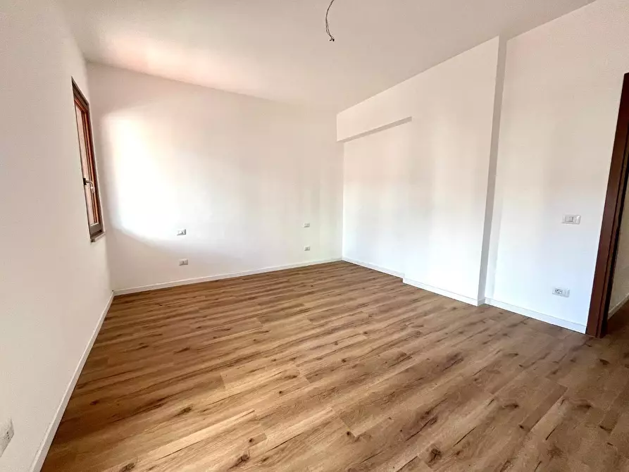 Immagine 14 di Appartamento in vendita  a Massa