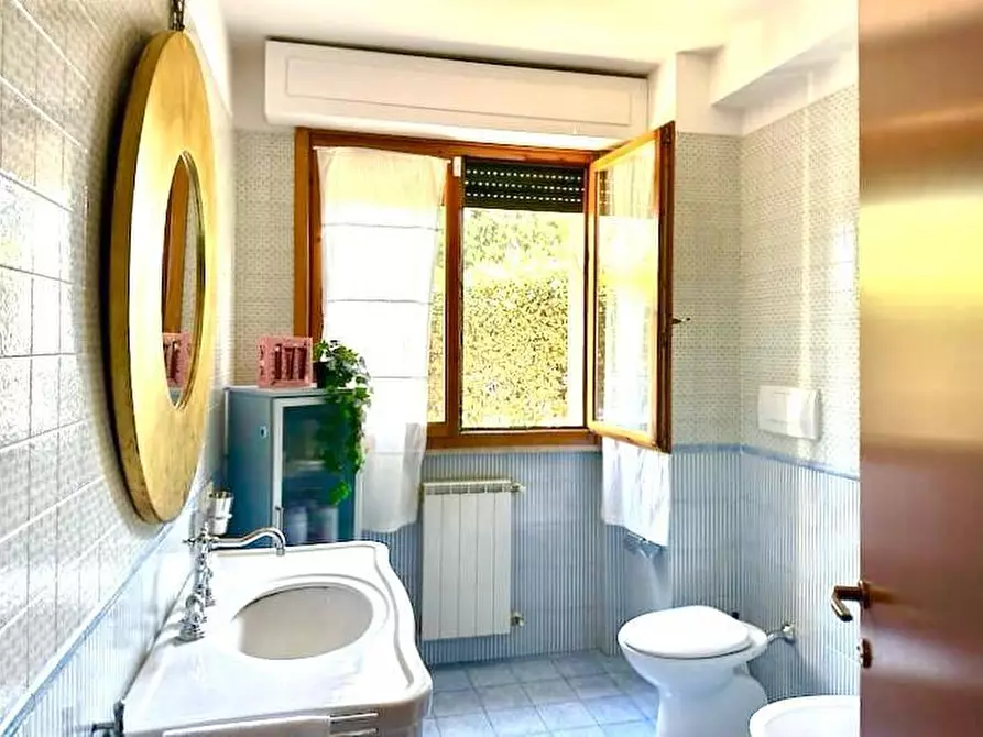 Immagine 32 di Appartamento in vendita  a Scandicci
