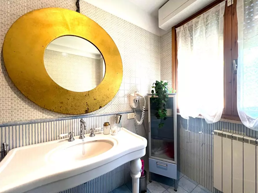 Immagine 31 di Appartamento in vendita  a Scandicci