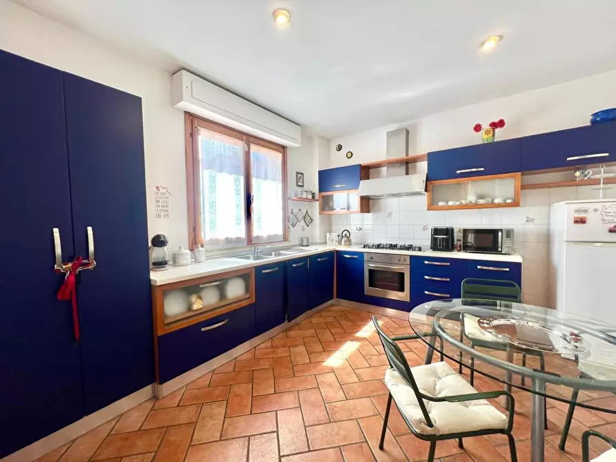 Immagine 4 di Appartamento in vendita  a Scandicci