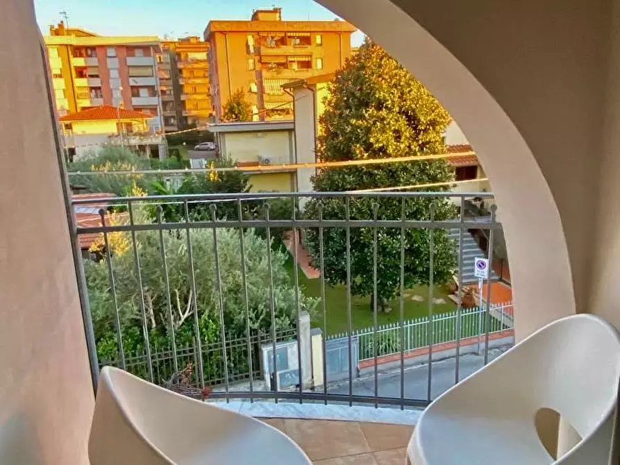 Immagine 1 di Appartamento in vendita  a Massa