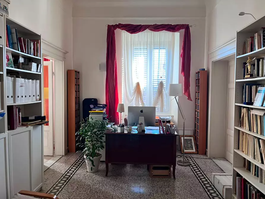 Immagine 14 di Appartamento in vendita  a Livorno