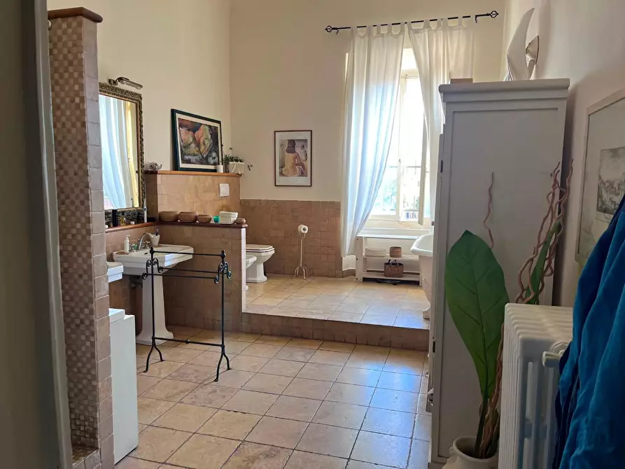 Immagine 9 di Appartamento in vendita  a Livorno