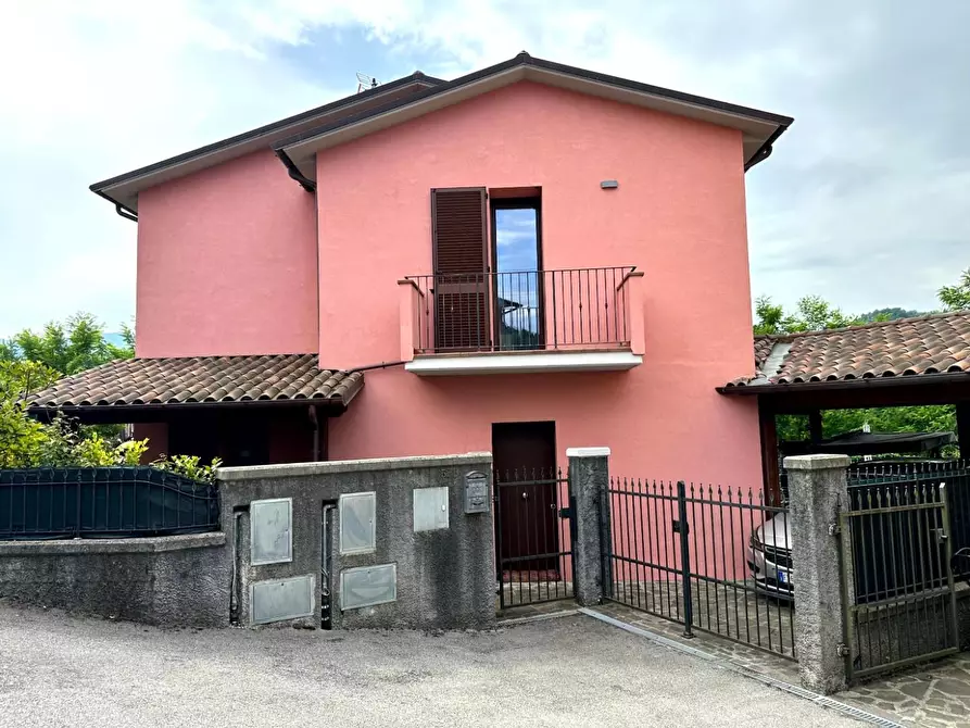 Immagine 3 di Casa indipendente in vendita  a Bagni Di Lucca