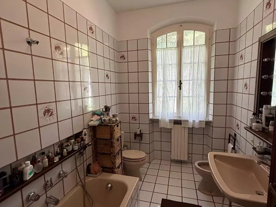 Immagine 34 di Villa in vendita  a Massa