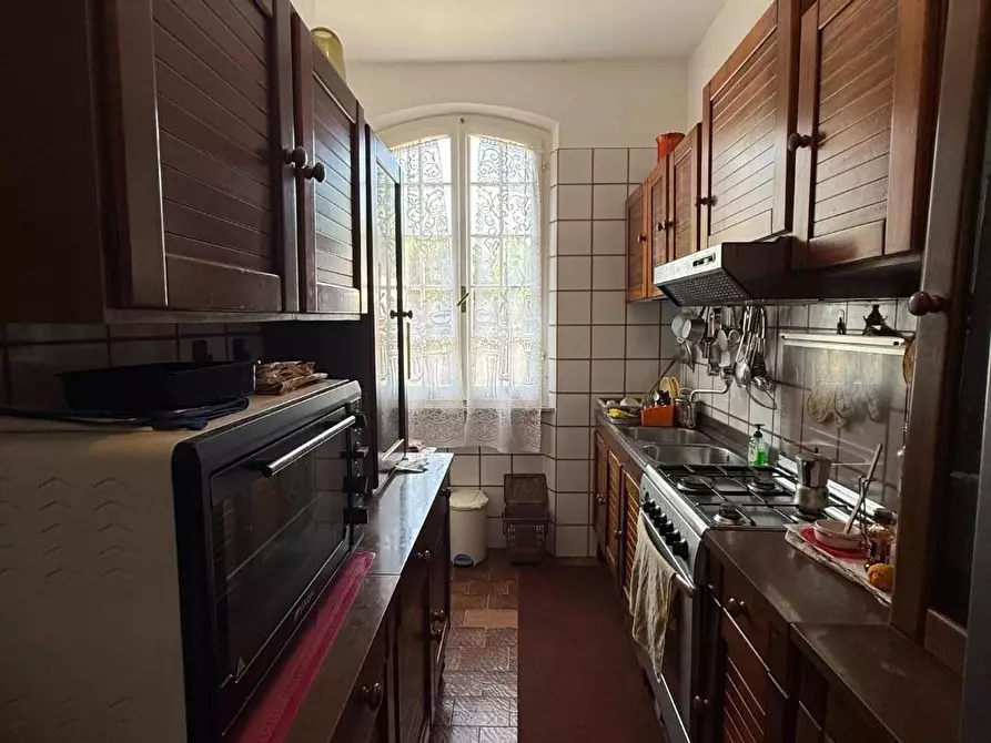 Immagine 26 di Villa in vendita  a Massa