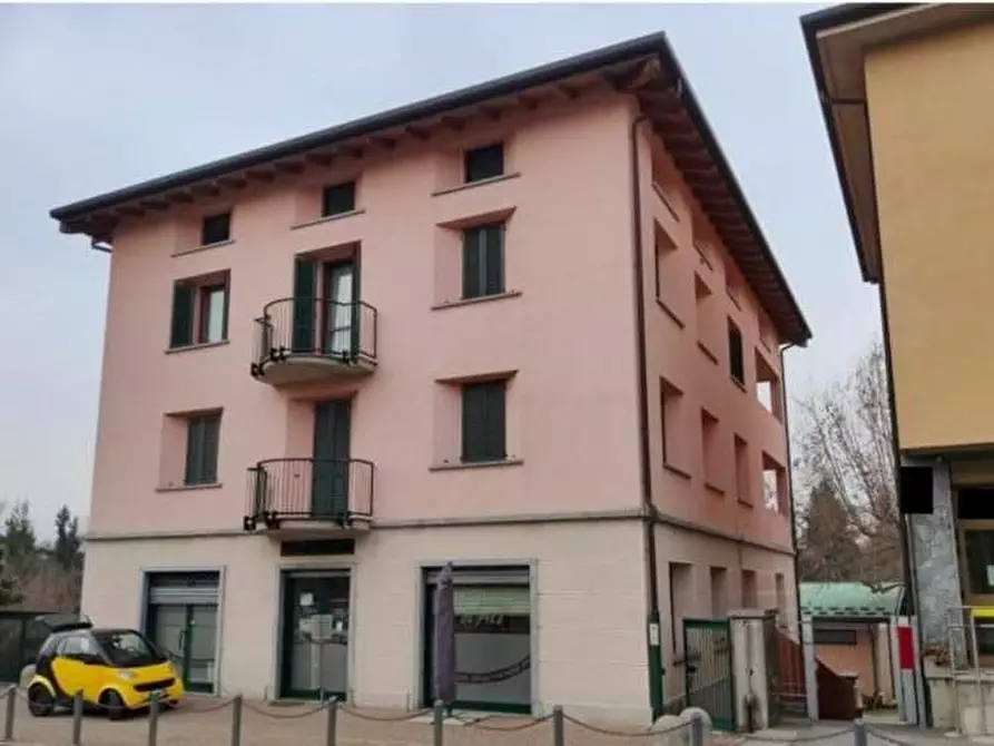 Immagine 6 di Appartamento in vendita  a Merone