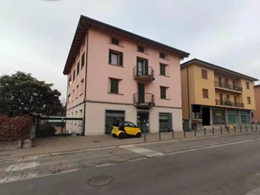 Immagine 5 di Appartamento in vendita  a Merone