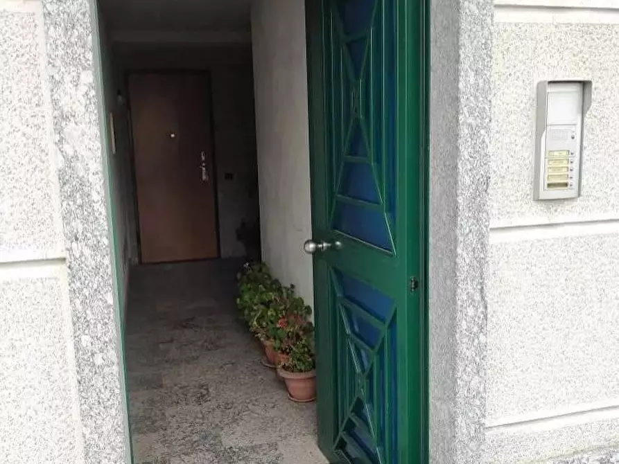 Immagine 4 di Appartamento in vendita  a Merone
