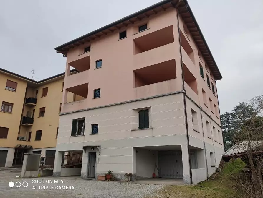Immagine 1 di Appartamento in vendita  a Merone