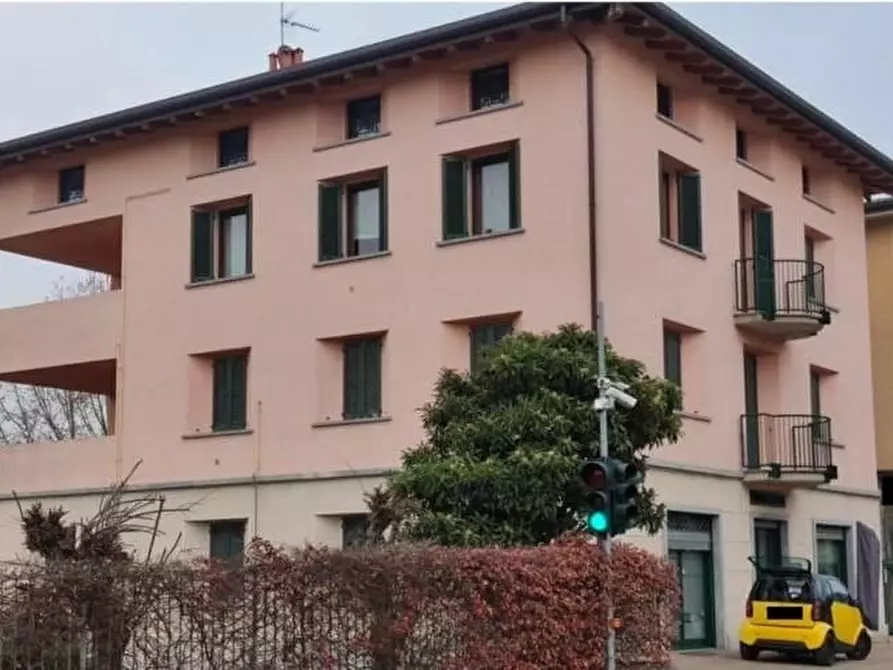 Immagine 8 di Appartamento in vendita  a Merone