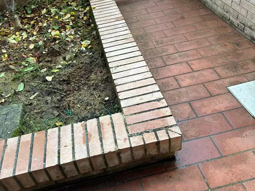 Immagine 1 di Appartamento in vendita  a Siena