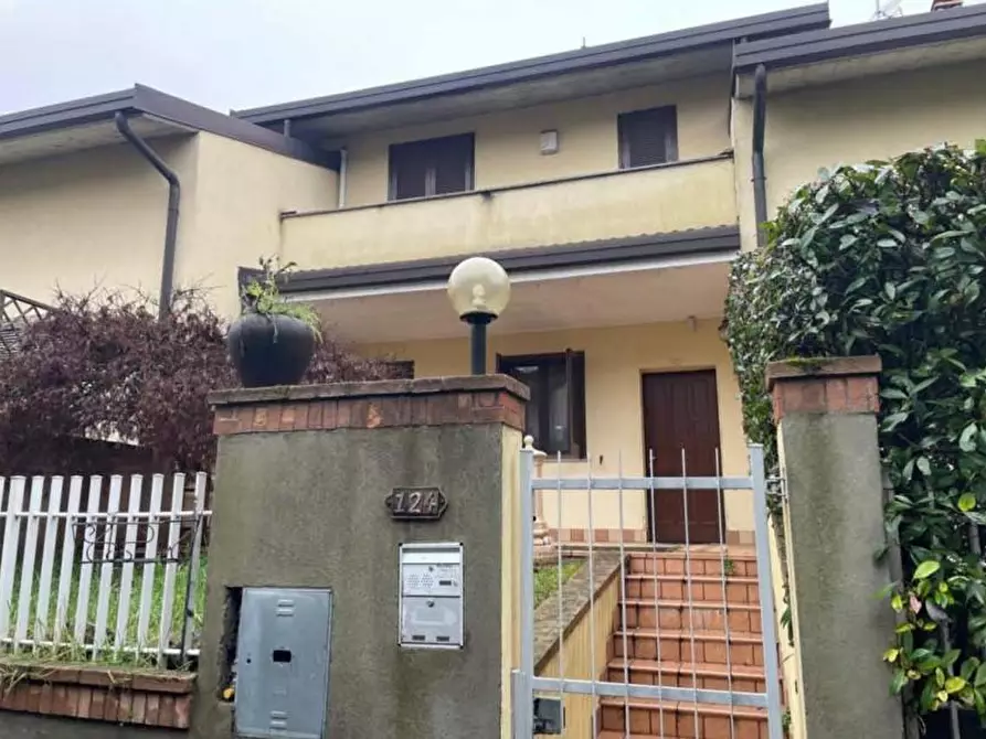 Immagine 1 di Villetta a schiera in vendita  a Casorate Primo