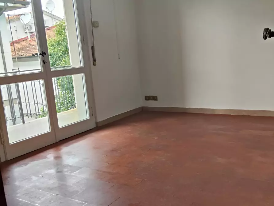 Immagine 14 di Casa bifamiliare in affitto  a Pisa