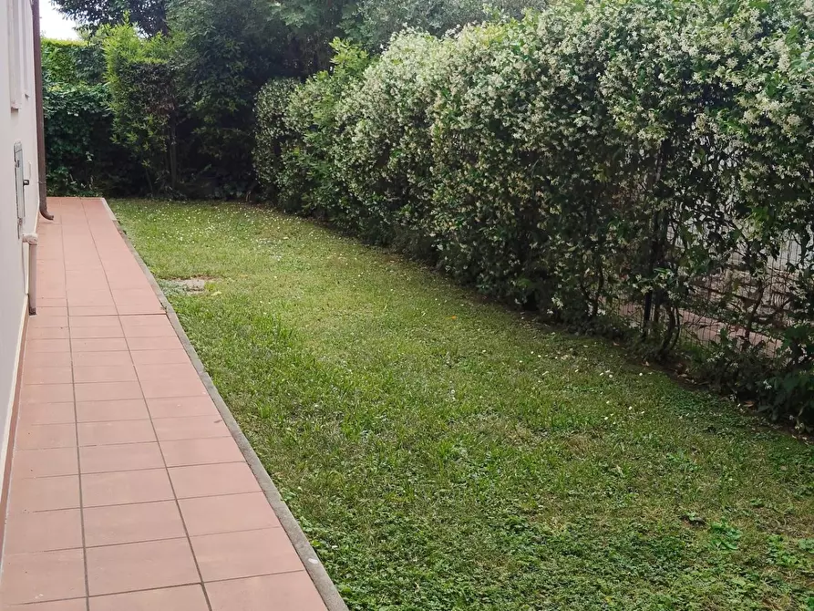 Immagine 19 di Casa bifamiliare in affitto  a Pisa