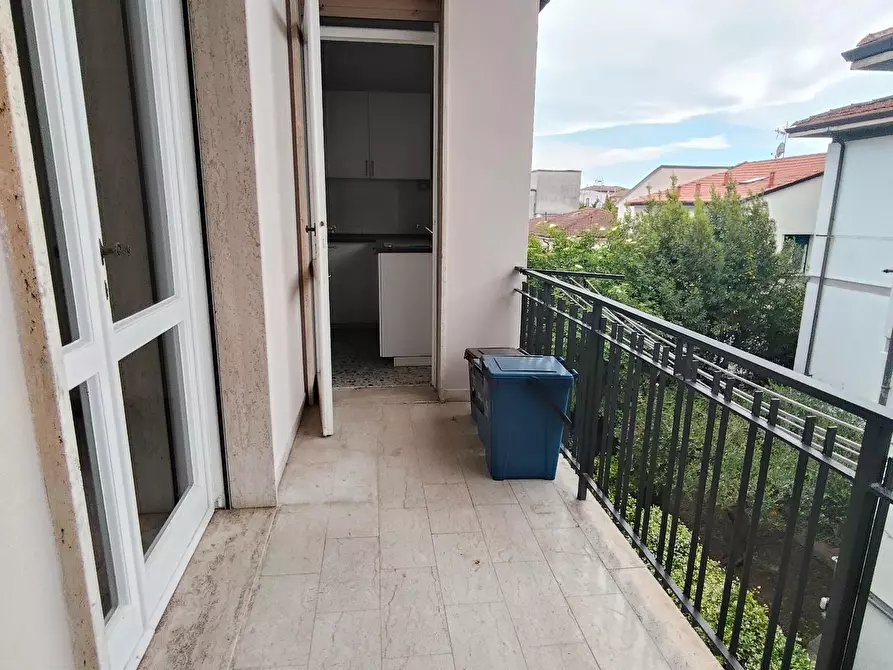 Immagine 11 di Casa bifamiliare in affitto  a Pisa
