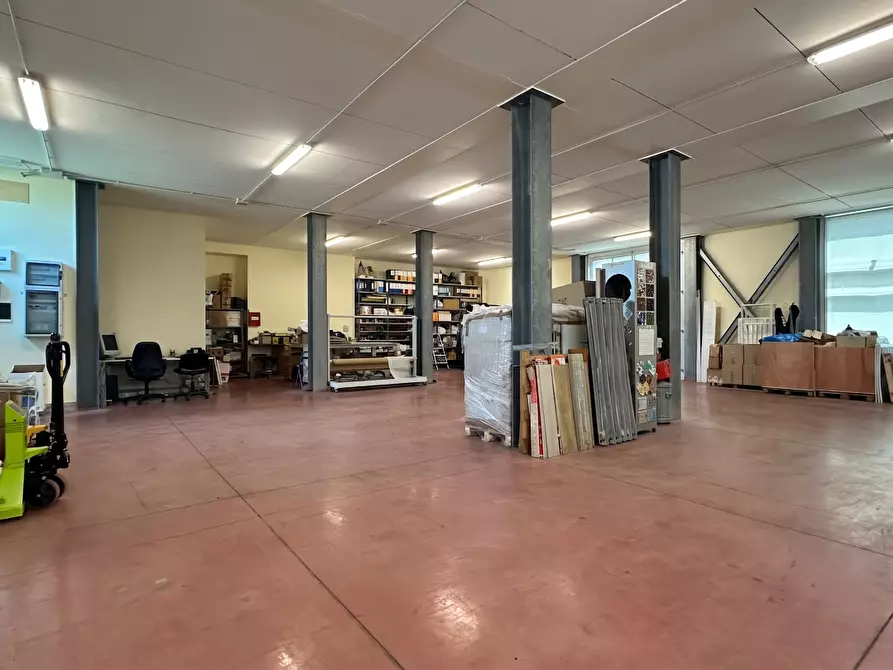 Immagine 41 di Capannone industriale in vendita  a Ponsacco
