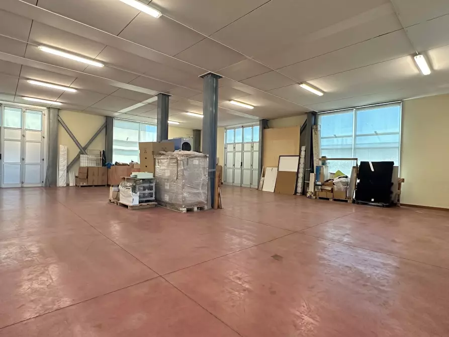 Immagine 40 di Capannone industriale in vendita  a Ponsacco