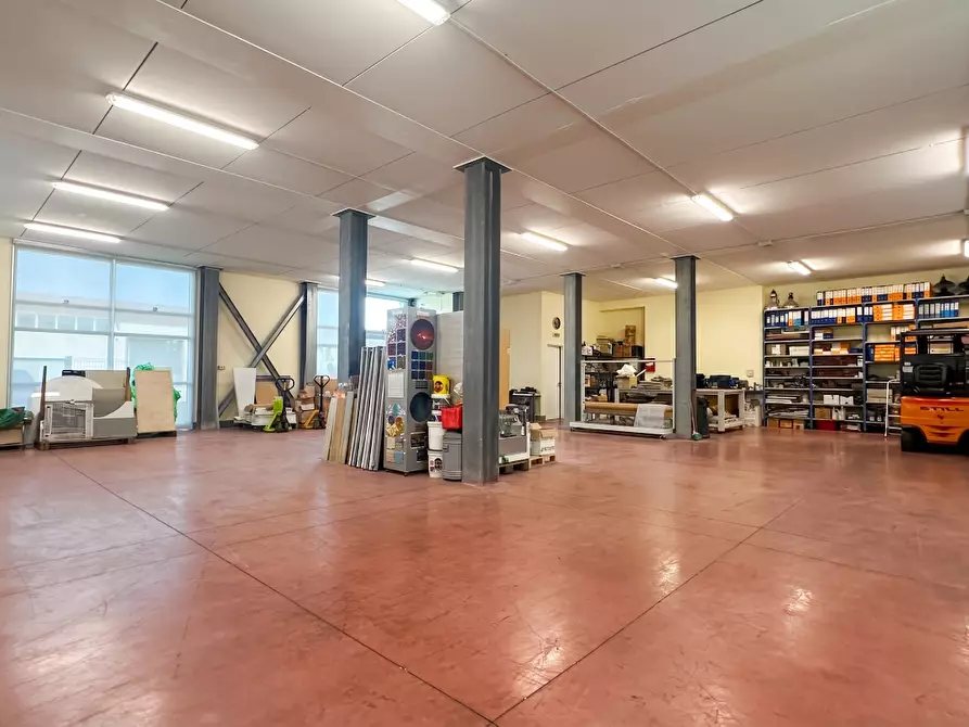 Immagine 42 di Capannone industriale in vendita  a Ponsacco