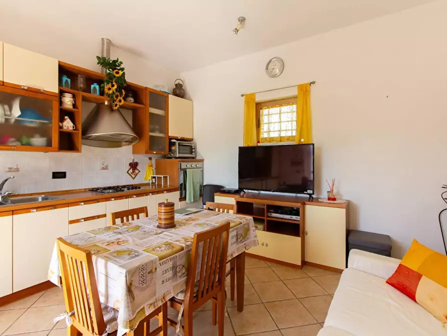 Immagine 2 di Appartamento in vendita  a Cascina