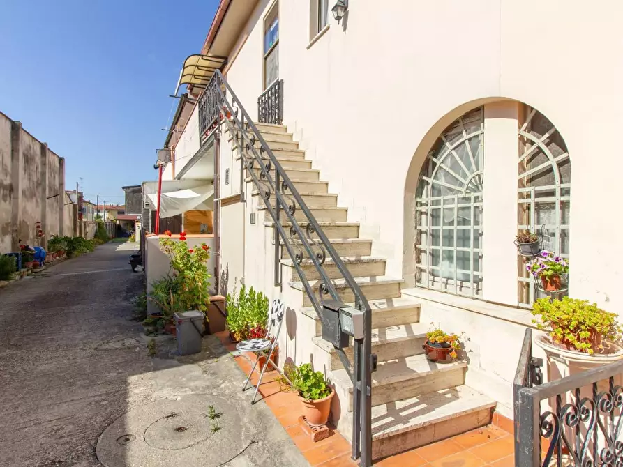 Immagine 25 di Appartamento in vendita  a Cascina