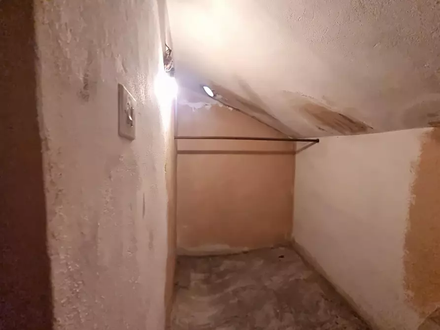 Immagine 42 di Appartamento in vendita  a Livorno
