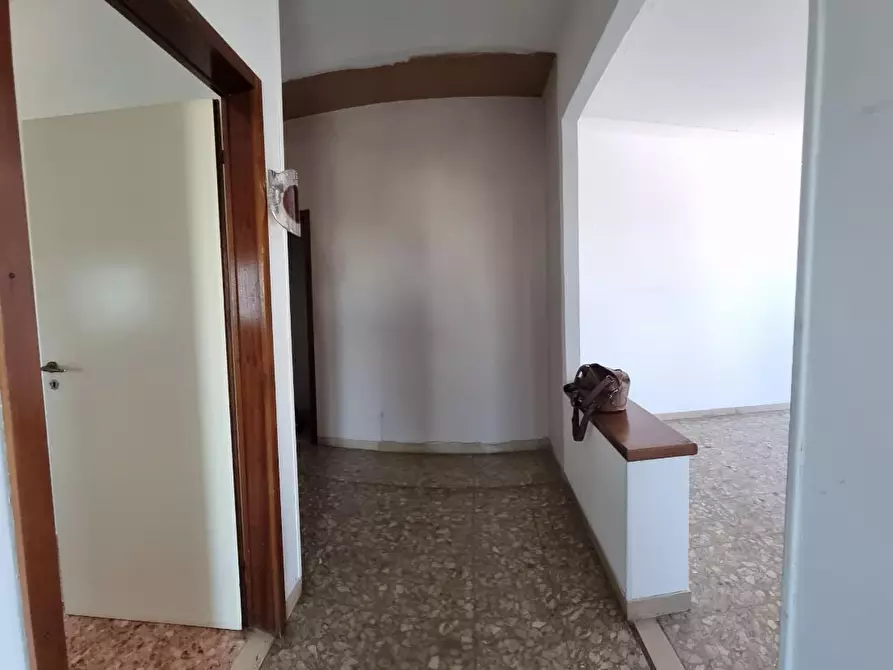 Immagine 37 di Appartamento in vendita  a Livorno