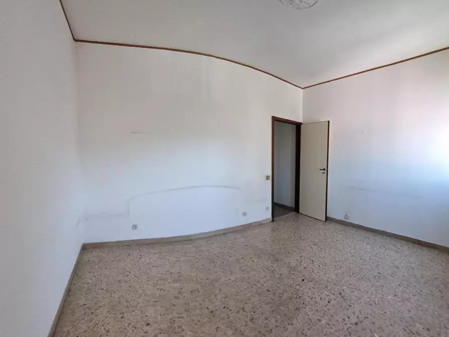 Immagine 32 di Appartamento in vendita  a Livorno