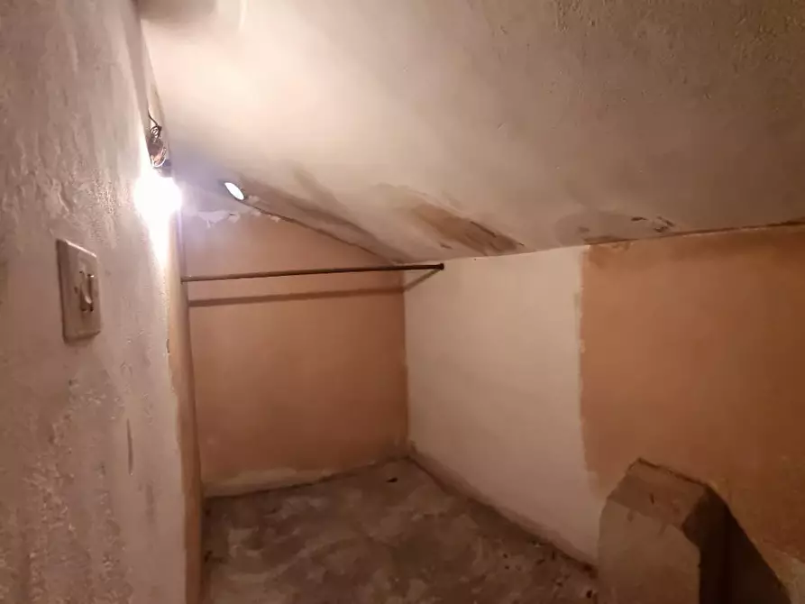 Immagine 44 di Appartamento in vendita  a Livorno
