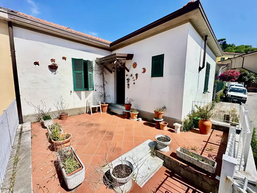 Immagine 31 di Casa semindipendente in vendita  a Carrara