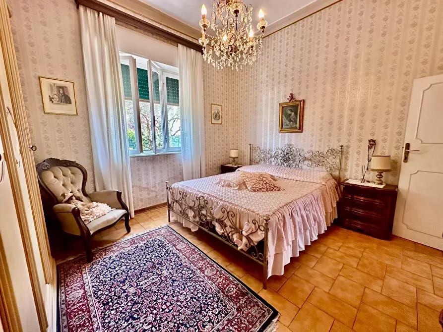 Immagine 17 di Casa semindipendente in vendita  a Carrara