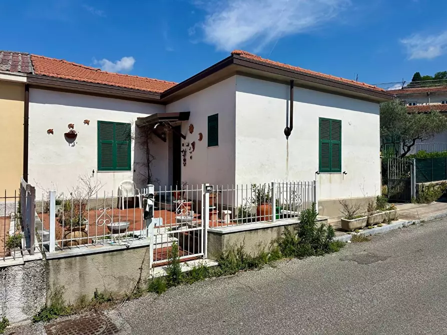 Immagine 30 di Casa semindipendente in vendita  a Carrara