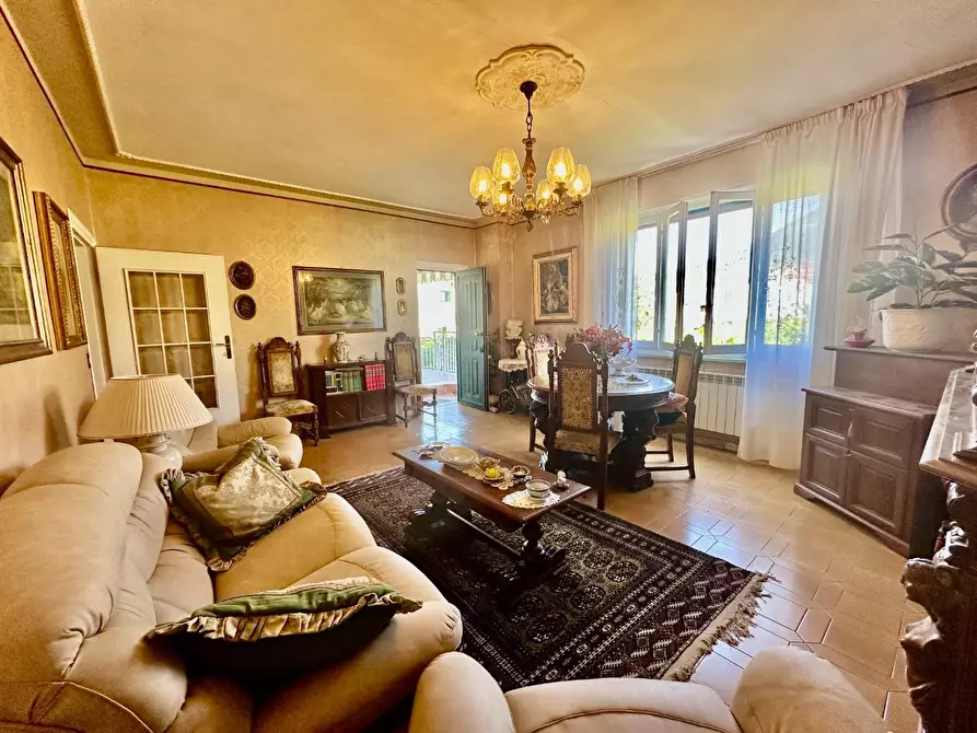 Immagine 10 di Casa semindipendente in vendita  a Carrara