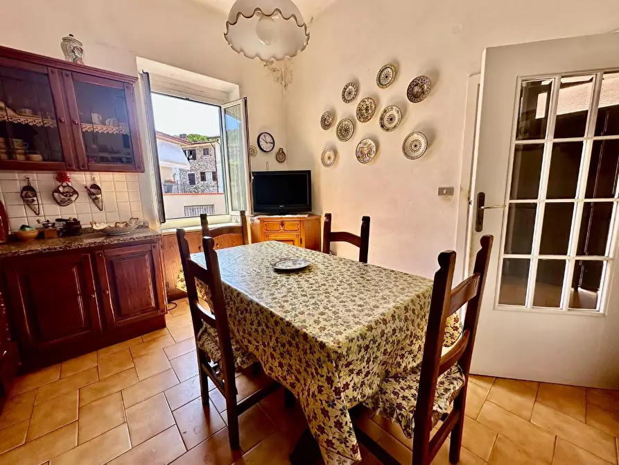 Immagine 13 di Casa semindipendente in vendita  a Carrara