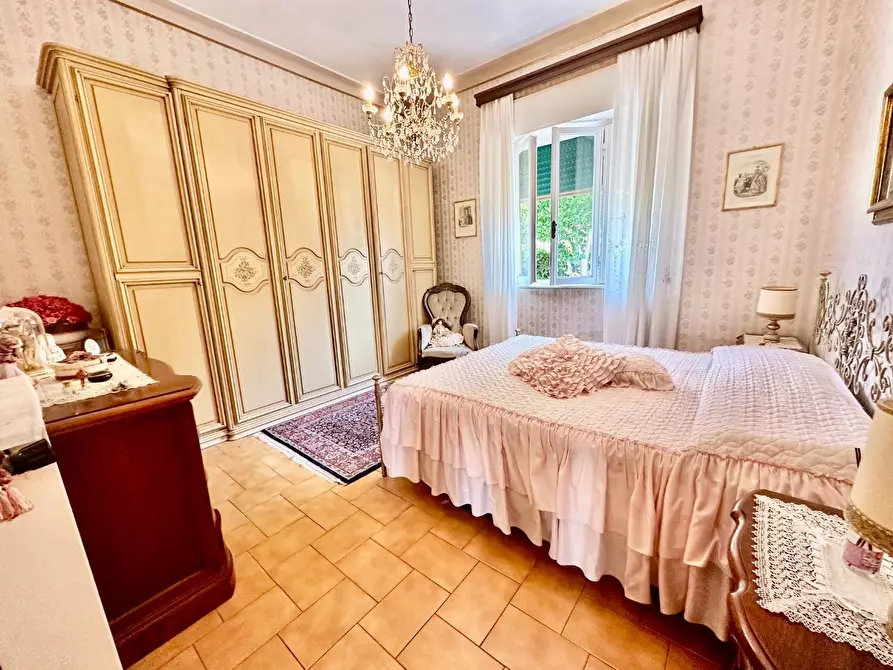 Immagine 7 di Casa semindipendente in vendita  a Carrara