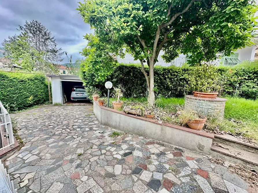 Immagine 4 di Casa semindipendente in vendita  a Carrara