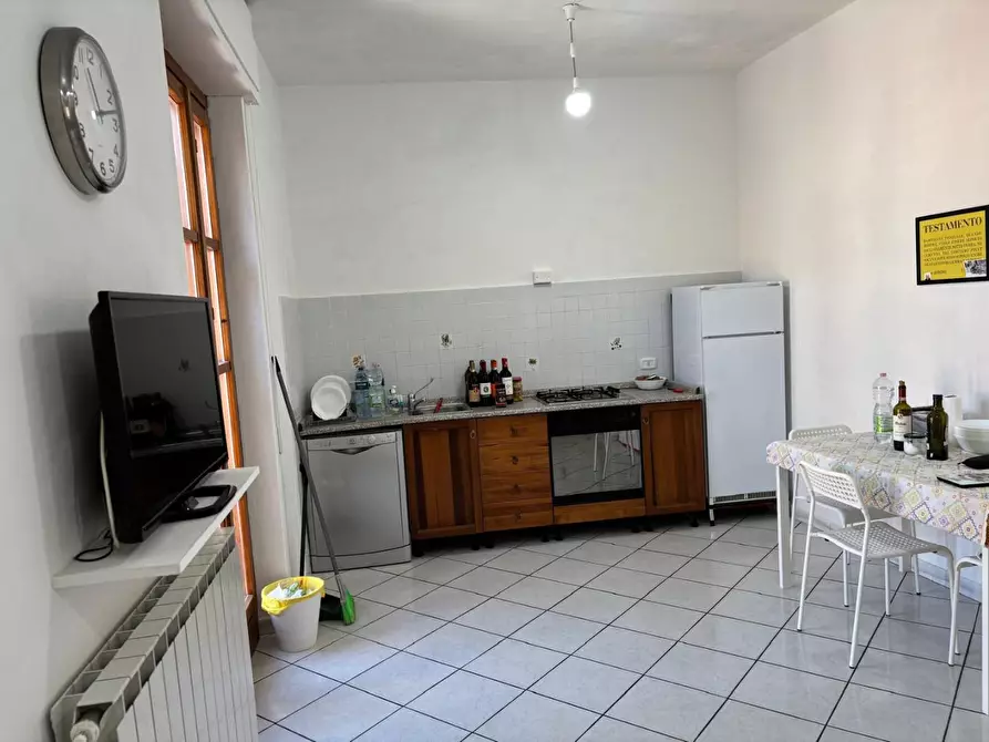 Immagine 3 di Appartamento in vendita  a Viareggio
