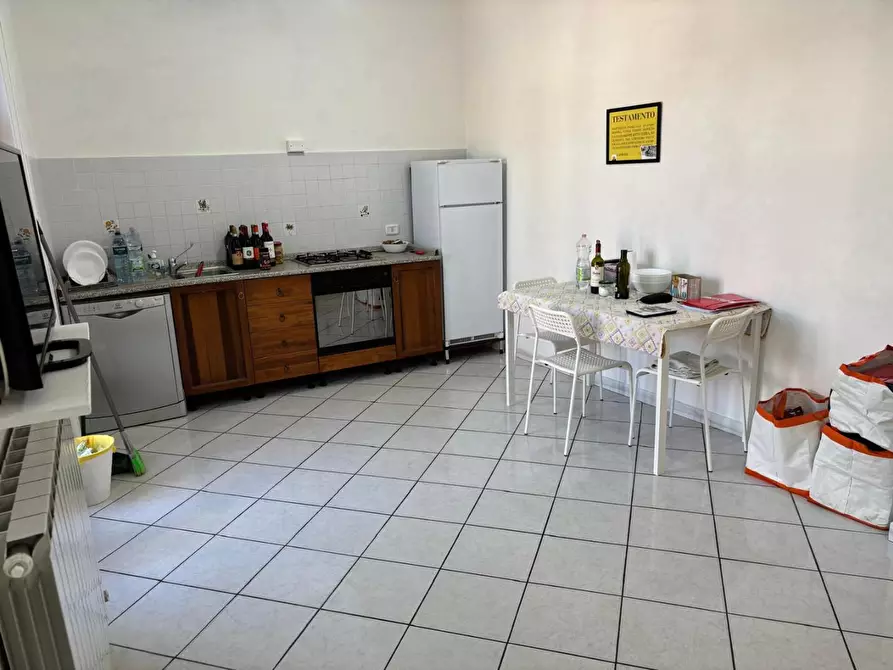 Immagine 2 di Appartamento in vendita  a Viareggio
